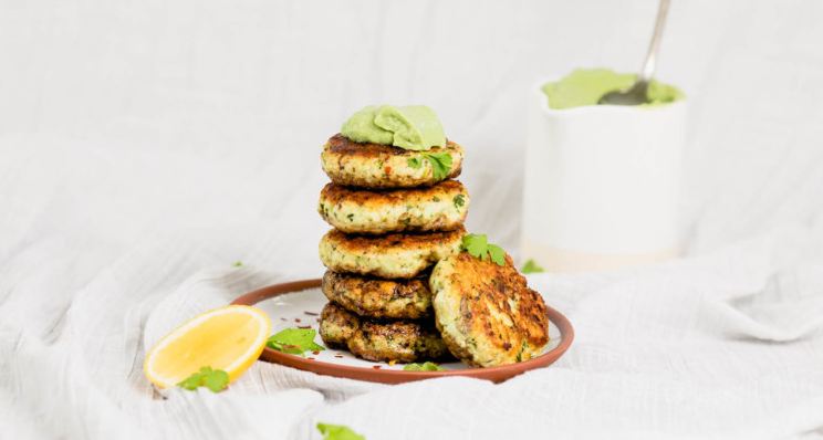 keto fish cakes, keto tuna fish cakes, keto salmon fish cakes, easy keto fish cakes, keto fish cakes coconut flour, keto thai fish cakes,