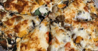 Keto low carb cauliflower pizza crust