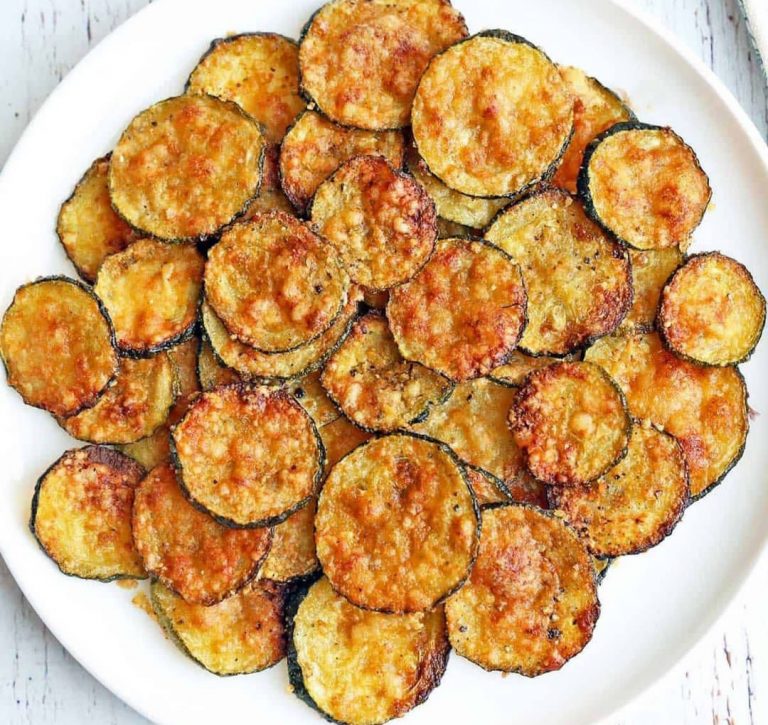 Keto zucchini chips with Parmesan Diet keto