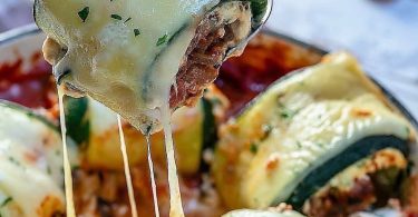 Keto zucchini lasagna rolls