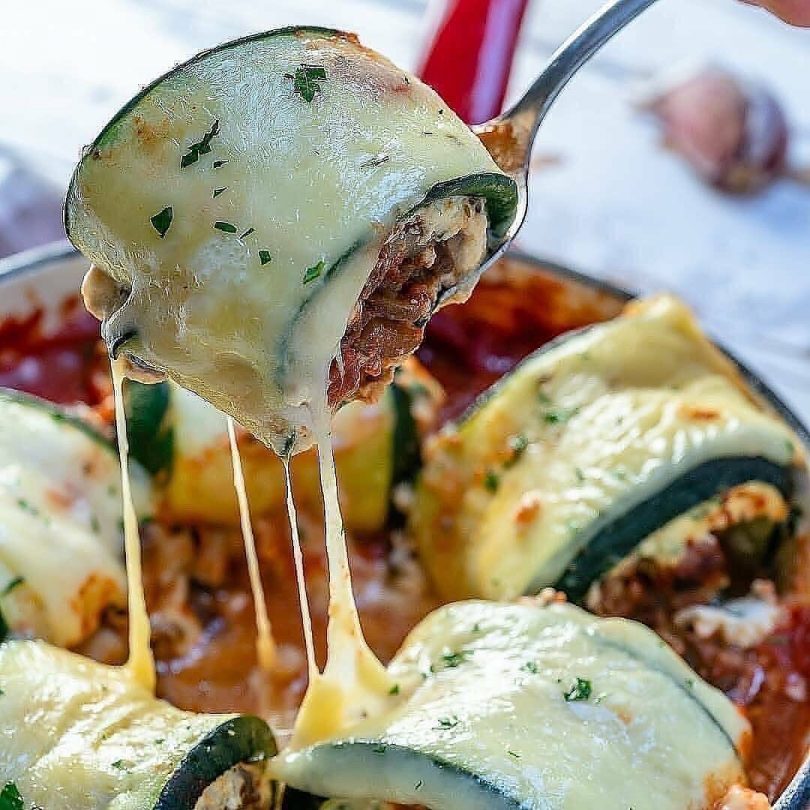Keto zucchini lasagna rolls