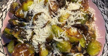 Keto Garlic Parmesan Roasted Brussel Sprouts