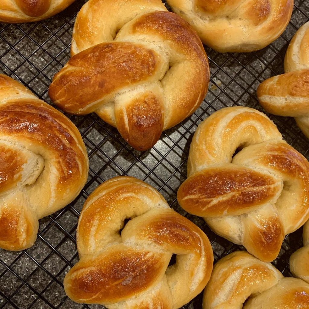 Keto Soft Pretzels with almond flour Diet keto