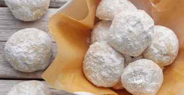 Keto Snowballs cookies